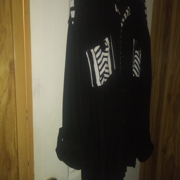 Button up shirt - Picture 3 of 8